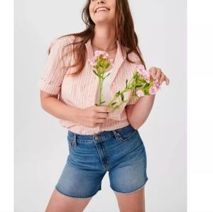 NWT Levi's Women's High-Rise Midi Shorts